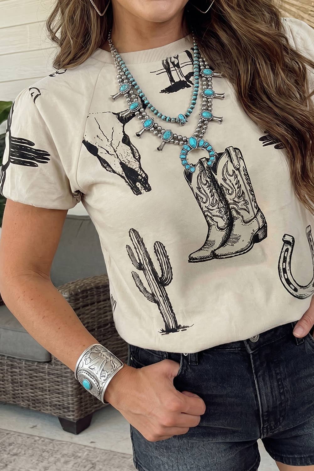 Western Retro Print Shift Round Neck T Shirt: Beige / L